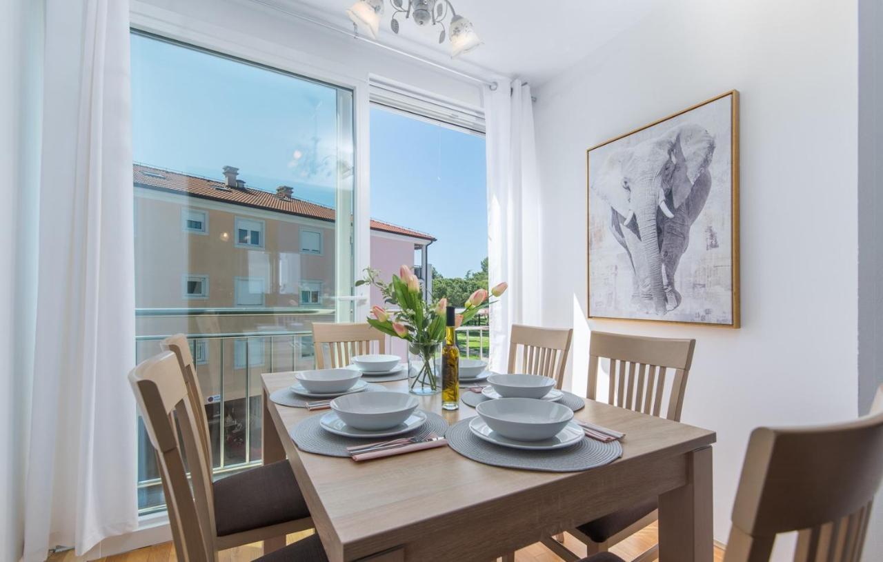 Apartment Melarnian Near The Beach In Umag Eksteriør billede