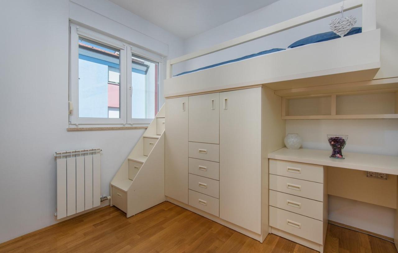 Apartment Melarnian Near The Beach In Umag Eksteriør billede